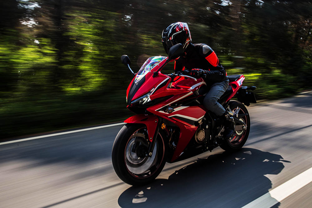 Vive la adrenalina al máximo en dos ruedas: Todo sobre motos deportivas
